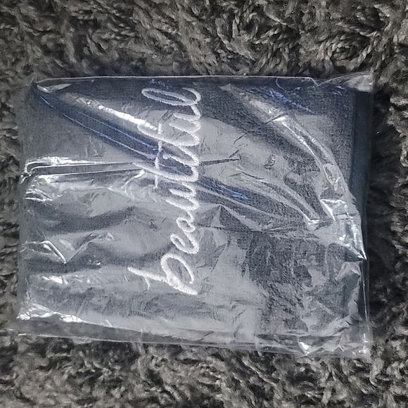 😍NEW! Mary Kay Face Towel😍 - Picture 2 of 2